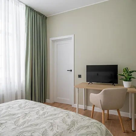 Spacious 1-bedroom In The Heart Of Old Town Apartamento