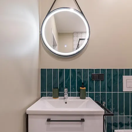 Apartman Spacious 1-bedroom In The Heart Of Old Town *